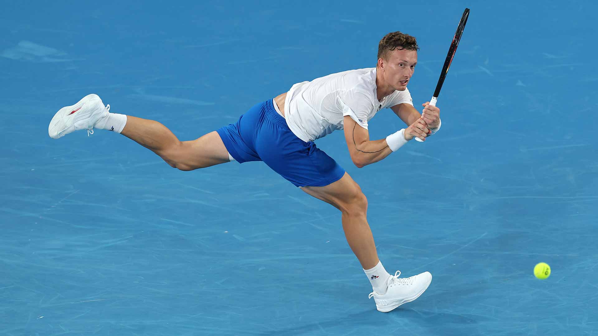 纳德的同时 纳德的同时